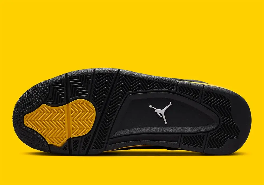 Air Jordan 4 Thunder Official Images | Hot Razzberry Air Jordan 4 Thunder Official Images