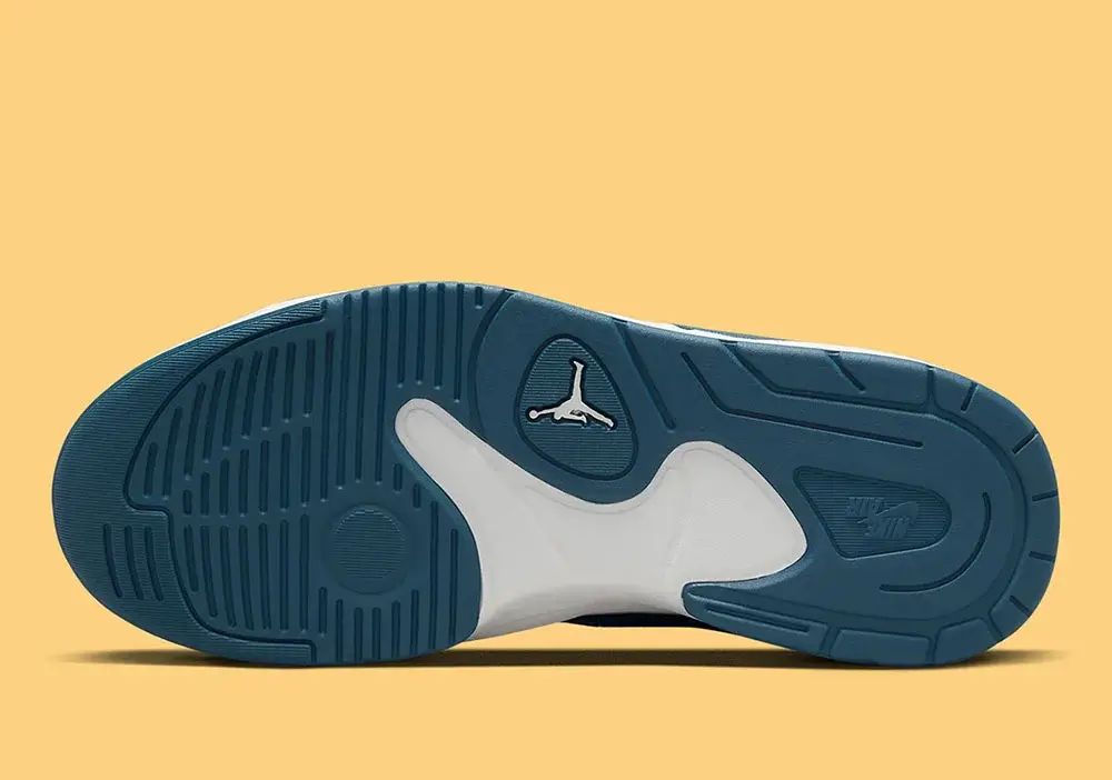 The Jordan Stadium 90 Anchored In Teal | Hot Razzberry The Jordan Stadium 90 Anchored In Teal