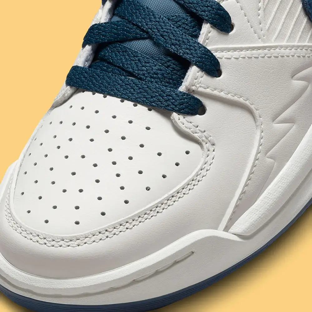 The Jordan Stadium 90 Anchored In Teal | Hot Razzberry The Jordan Stadium 90 Anchored In Teal