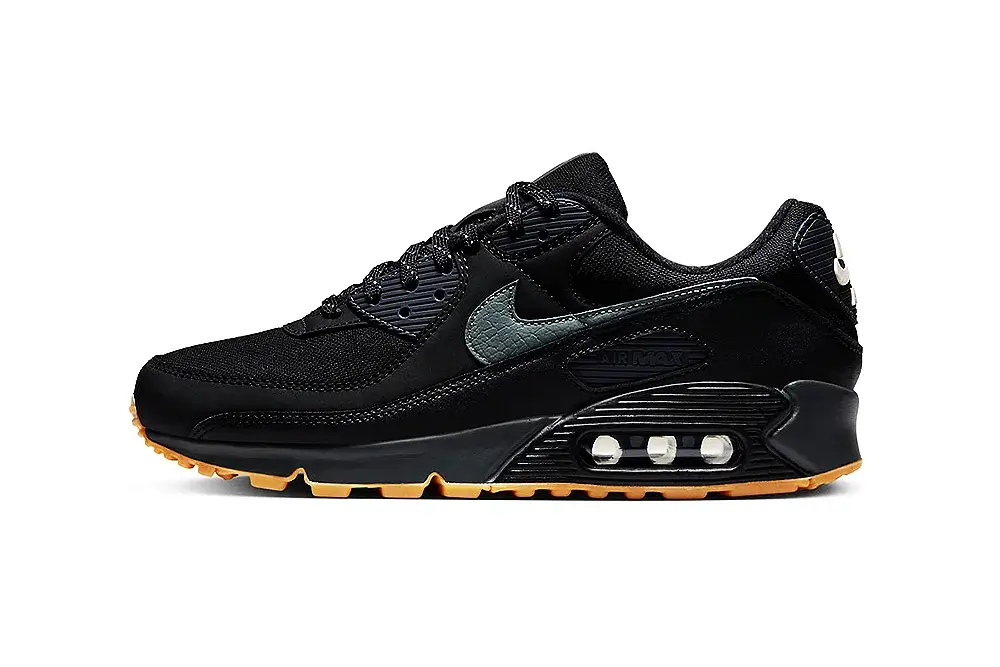 Nike Releases Reflective Air Max 90 "Black Gum" | Hot Razzberry Nike Releases Reflective Air Max 90 "Black Gum"