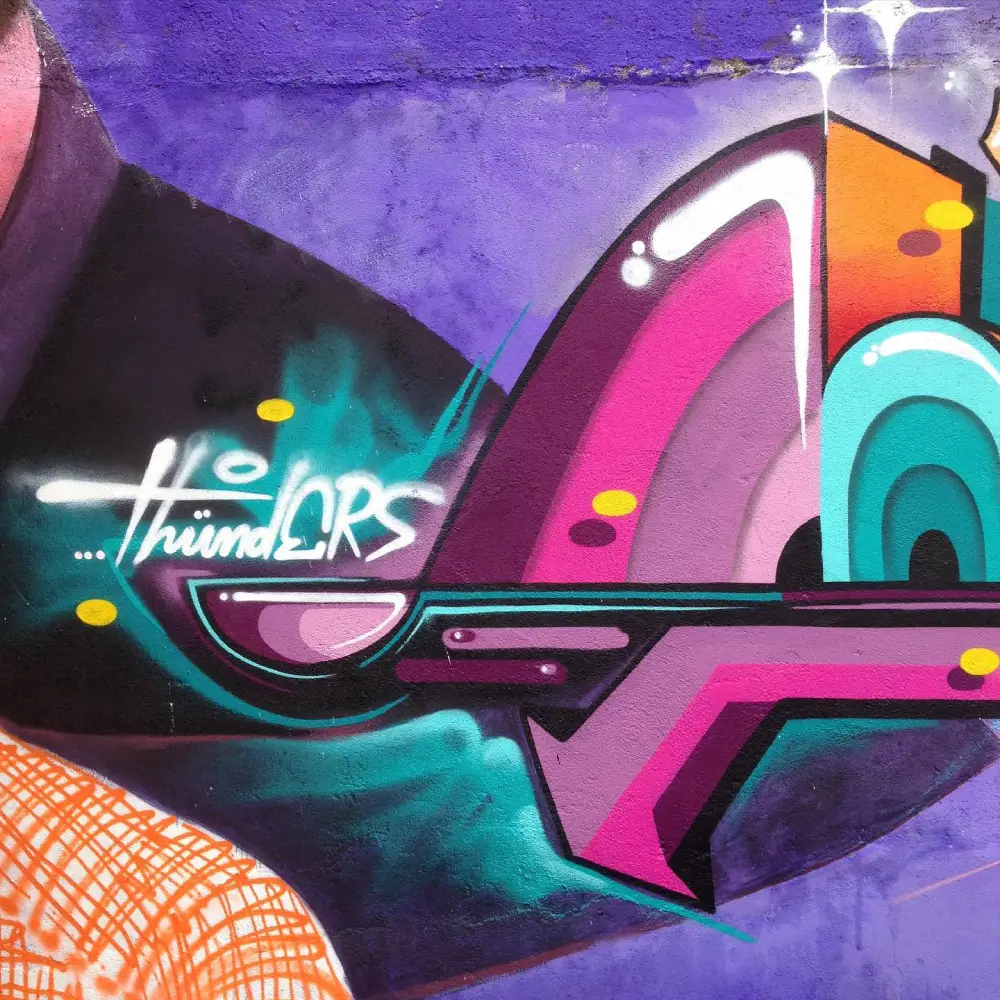 Closeups With Thunders Crew