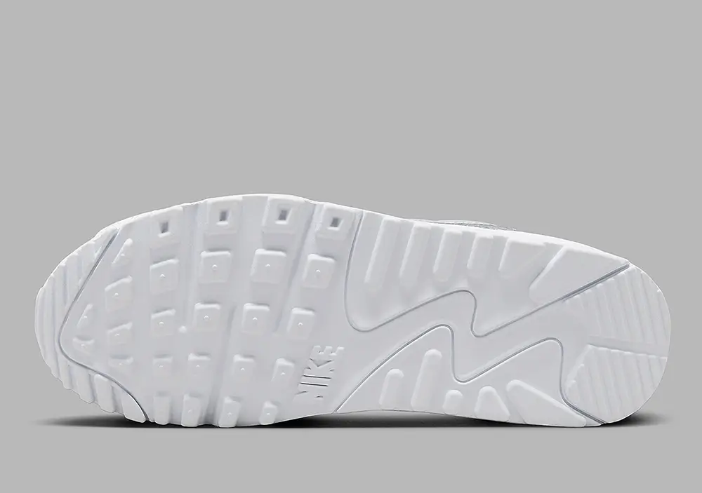 New Air Max 90 Features Metallic Silver Swooshes, Matching Accessories