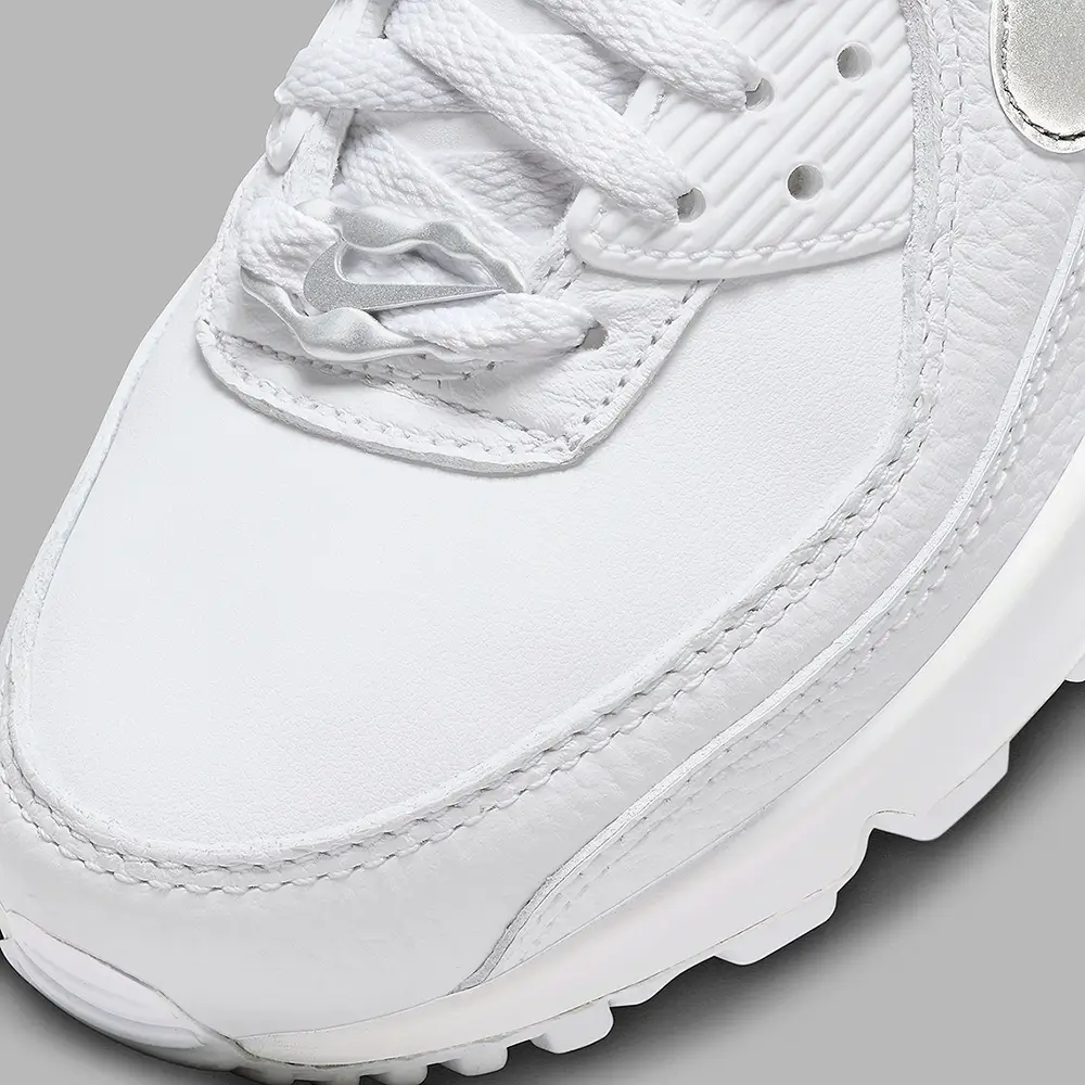 New Air Max 90 Features Metallic Silver Swooshes, Matching Accessories