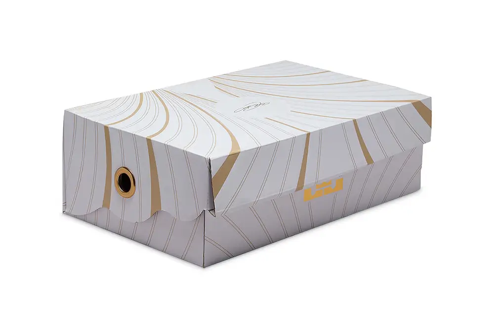 Nike LeBron 21 "Akoya" Official Images | Hot Razzberry Nike LeBron 21 "Akoya" Official Images