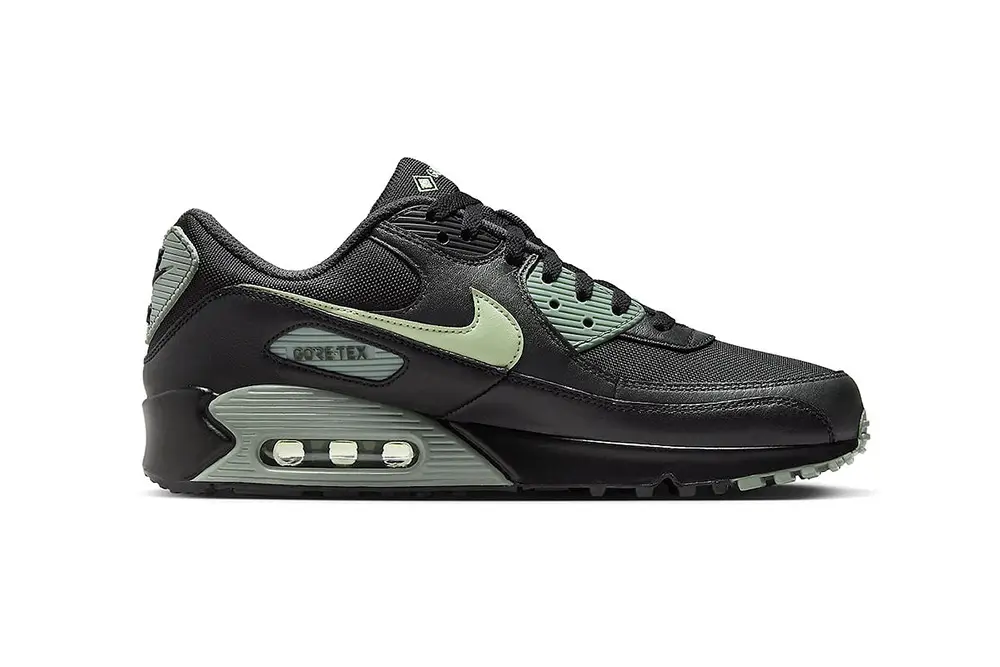 Nike Air Max 90 Gore-Tex In Black/Honeydew