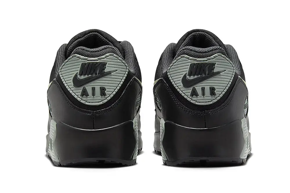 Nike Air Max 90 Gore-Tex In Black/Honeydew