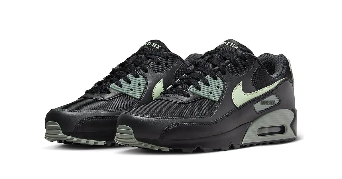 Nike Air Max 90 Gore-Tex In Black/Honeydew