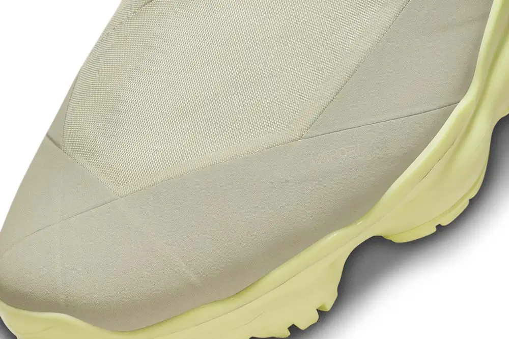 Nike VaporMax Moc Roam "Light Stone" Official Images