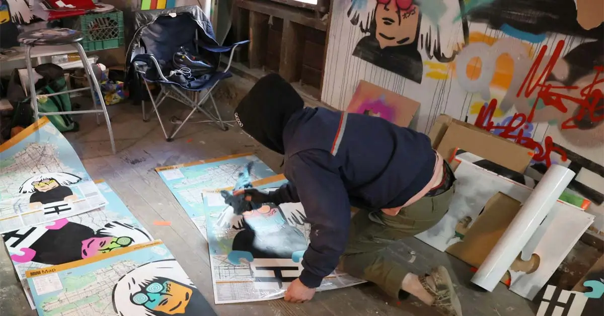 San Francisco Street Artist Steals Municipal Property, Nets Thousands in Online Sales