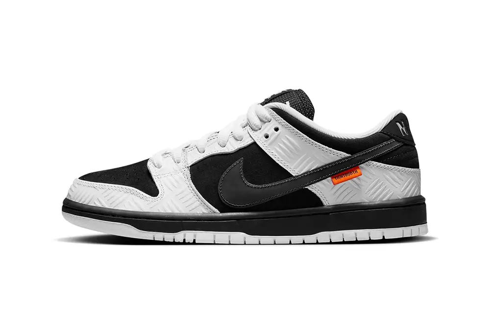 TIGHTBOOTH x Nike SB Dunk Low