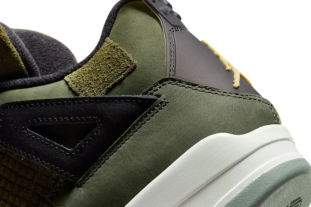 Air Jordan 4 Craft "Medium Olive"