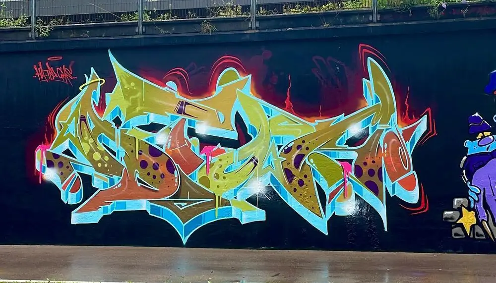 Atom One | Hot Razzberry Atom One