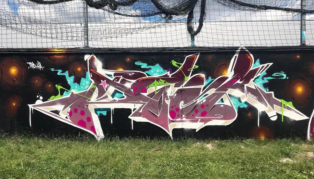 Atom One | Hot Razzberry Atom One