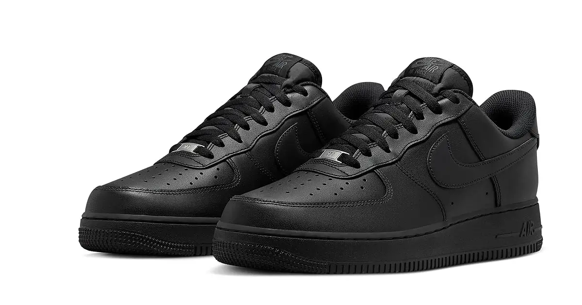 Nike Air Force 1 Low EasyOn “Triple Black”
