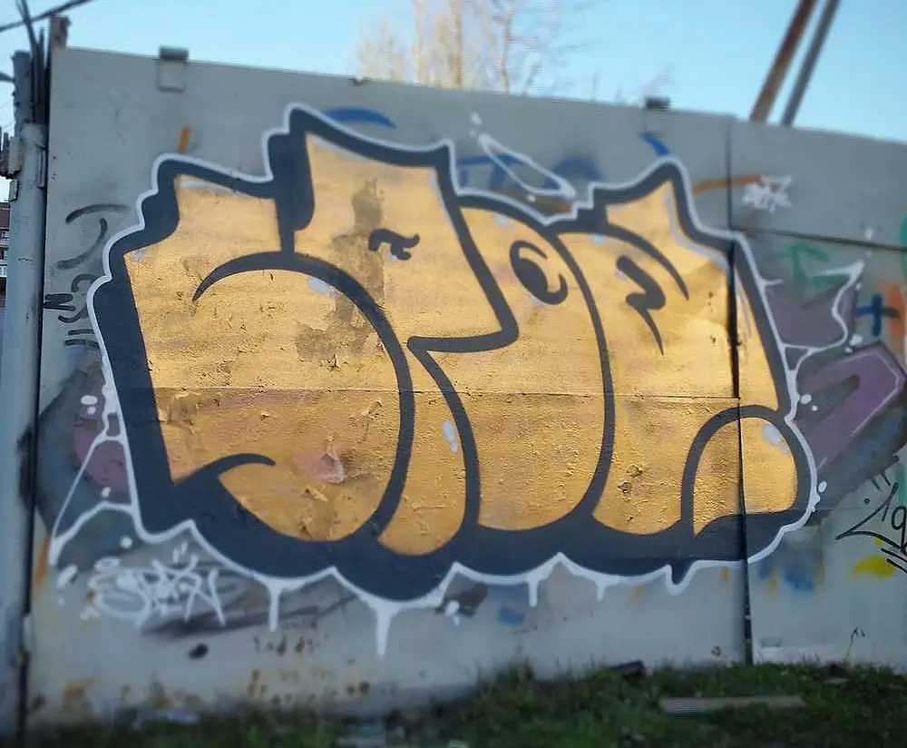 Throws Before Hoes | Hot Razzberry Throws Before Hoes