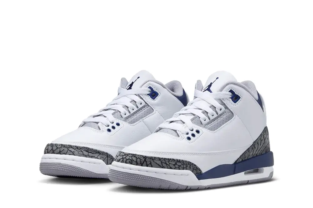Air Jordan 3 “Midnight Navy” | Hot Razzberry Air Jordan 3 “Midnight Navy”