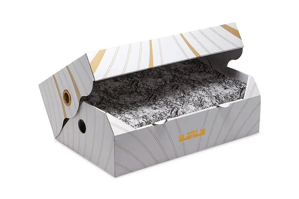 Nike LeBron 21 "Queen Conch"