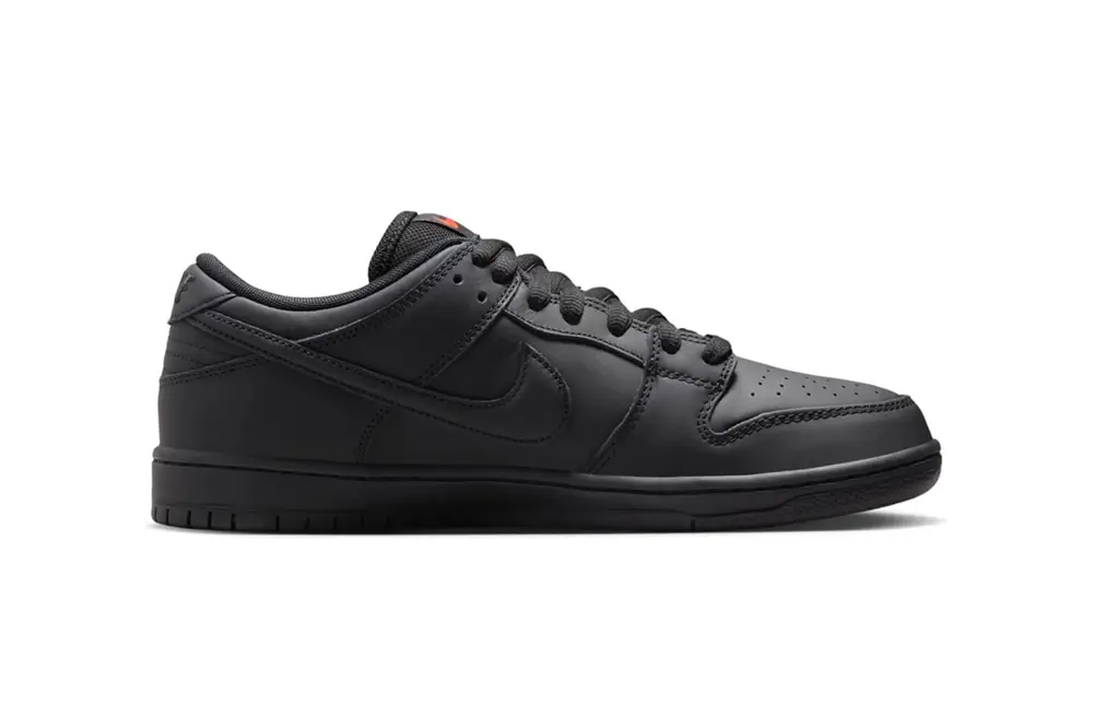 Nike SB Dunk Low Pro ISO "Triple Black"
