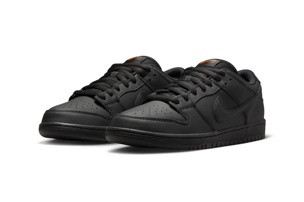 Nike SB Dunk Low Pro ISO "Triple Black"