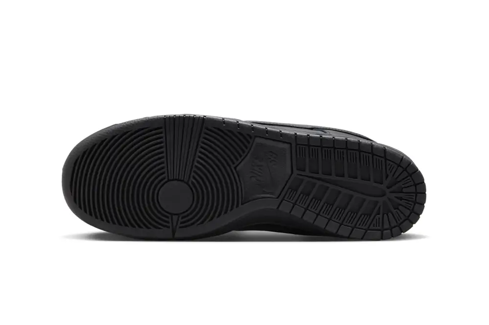 Nike SB Dunk Low Pro ISO "Triple Black"